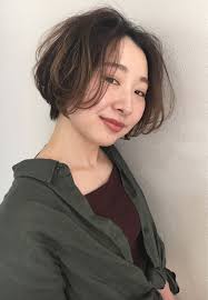 ふわりと軽さのあるショートレイヤーボブ rambut pendek rambut