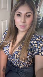 Elizabeth Navas's Instagram, Twitter & Facebook