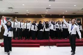 Bahwa seluruh peserta cpns ini punya nip dan sk, maka diimbau untuk seluruh peserta tidak mendaftar formasi cpns kembali, hanya. Kementerian Pendayagunaan Aparatur Negara Dan Reformasi Birokrasi Penyerahan Sk Cpns Kementerian Panrb