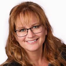 Sharon Ellis, West Bend, WI Real Estate Associate