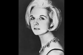 Richard Burton and Elizabeth Taylor: Hollywood's Original Power Couple's  Tumultuous Love Story