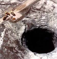 sinkholes, blue holes crystalinks