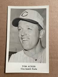 CINCINNATI REDS TEAM AUTOGRAPHED BASEBALL