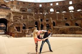 Construction began under the emperor vespasian (r. Colosseum Arena Boden Tour Mit Forum Romanum 2021 Tiefpreisgarantie