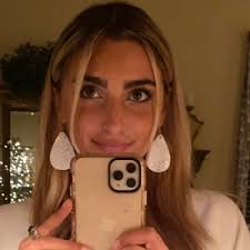 Annamaria Johns (@_annamariajohns)