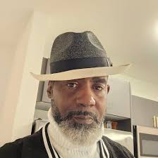 New single “HONEST” available at midnight 8/8