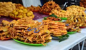 Although gurney drive became famous for the large camp of carts proudly cooking up some of the best asian street food around, there are western. Gurney Drive Penang Malaysia13 Living Nomads Travel Tips Guides News Information