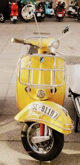 The Yellow Vespa Very Cool Photo Blog Vespa Vintage Vespa Scooters Vespa