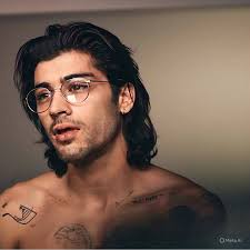 ZAYN MALIK Ai black long hair looks .