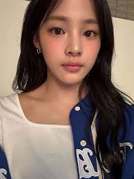 NewJeans break silence