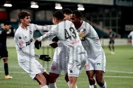 Se statistikker (optrædener, mål, kort/ligaer, pokalturneringer, landshold) og transferhistorik. Soccrates Images Sebastian Soto Of Telstar Glynor Plet Of Telstar Yael Liesdek Of Telstar Welat Cagro Of Telstar Celebrating