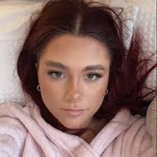 Lucy Singleton's Instagram, Twitter & Facebook