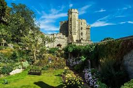 Al di là del maestoso castello, la cittadina di windsor è un vero gioiellino, un luogo tranquillo e rilassante dove poter trascorrere se vi trovate a londra, potrete raggiungere windsor castle in diversi modi: Le 5 Piu Belle Residenze Dei Reali Inglesi Nel Regno Unito
