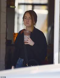 Hollywood actor emma stone and his fiance dave mccary have postponed their wedding due to coronavirus outbreak. Emma Stone Leaves Gym As Wedding To Fiance Dave Mccary Approaches Readsector