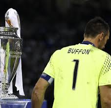 Gianluigi buffon of italy and juventus accepts the best goalkeeper award during the best fifa football awards at the london palladium on october 23, 2017 in london, england. Gianluigi Buffon Verliert Sein Drittes Finale In Der Champions League Welt