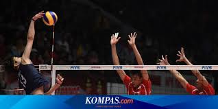 Perbedaan variasi dan kombinasi gerak dasar pada permainan bola voli dibahas lengkap dalam video ini, pasing bawah, pasing atas dan permainan sederhana perbe. Jenis Blok Dalam Bola Voli Halaman All Kompas Com