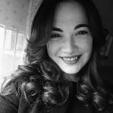 le artiste usano calze a rete non lucide per uniformare l'incarnazione.  lucide mai