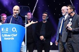 https://www.mirror.co.uk/3am/celebrity-news/andy-burnham-parties-music-legends-37412497  📷 @JMEnternational
