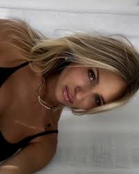 Becka (@rebeckaflinkfelt) • Instagram photos and videos