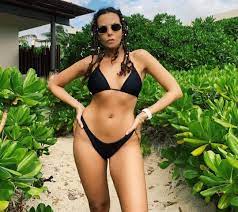 Настю Каменских в бикини безжалостно раскритиковали