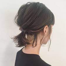 マフラーやスヌードによく似合う 簡単 おしゃれな冬の ヘアアレンジ 見本帖 キナリノ ヘアスタイリング まとめ髪 ボブ ボブ アレンジ