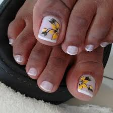 Las uñas de los pies también son motivo para las decoradoras de uñas que crean miles de diseños diferentes y hermosos que hacen que los pies también se vean muy bien. Decoracion De Unas Para Pies Los Mejores Disenos En Tendencia Paperblog