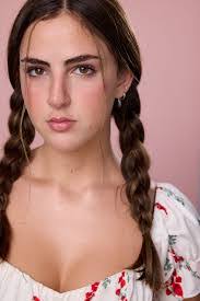 Carly Barker's Instagram, Twitter & Facebook