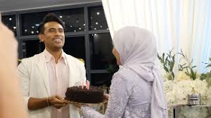 Nampak sepadan sangat remy dan ezza ni. Video Giliran Bekas Tunang Buat Kejutan Sempena Hari Jadi Remy Ishak