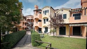 Scopri il territorio e trova l'immobile per le tue esigenze. Trilocale In Bellissimo Villaggio Frontemare Campiello Del Sole Bibione Appartamenti In Vendita Bibione