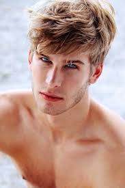 Christopher Blom's Instagram, Twitter & Facebook