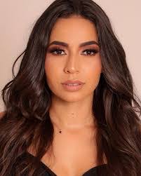 Lina Alves's Instagram, Twitter & Facebook