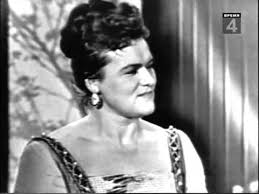 песня поговори со мною мама о чем нибудь поговори Techyot Reka Volga Lyudmila Zykina With Lyrics S Izobrazheniyami Muzyka Pesni Koncert