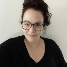 Sarah (@sarah.alba.author)