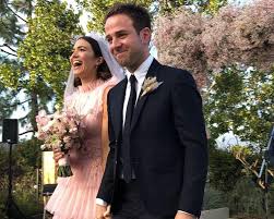 Mandy moore married taylor goldsmith in a private wedding ceremony in los angeles. Mandy Moore On Her Modern Love Story With Husband Taylor Goldsmith