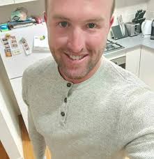 What is the minimum number of bottom dollar players in a team?