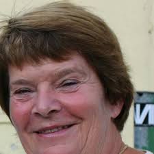 Ellen Hartmann's Instagram, Twitter & Facebook