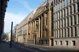 Die firma dresdner bank aktiengesellschaft in düsseldorf kann schriftlich über die firmenadresse königsallee 37 , 40212 düsseldorf erreicht werden. Breite Strasse Dusseldorf Wikipedia