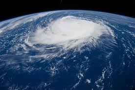 Los ciclones tropicales rotan en contra de las manecillas del reloj en el hemisferio norte. Que Son Los Ciclones Tipos Y Caracteristicas De Los Huracanes Y Ciclones Meteorologia En Red