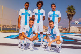 Known as sporting club, us phocéenne and football club de marseille in the first five years after its foundation, the club adopted the name olympique de marseille in 1899 in honour of the anniversary of marseille's founding by greeks from phocaea some 25 centuries earlier. Olympique Marseille Puma 120 Years Kit Marca De Gol