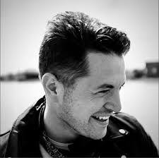 Eric Oslund's Instagram, Twitter & Facebook