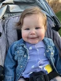 Can someone remove the red bows please?