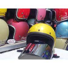 Namun, ada juga yang memiliki warna kaca silver, putih, hitam, dan pelangi. Helm Bogo Classic Dewasa Warna Kuning Kaca Datar Iridium Silver Best Seller Shopee Indonesia
