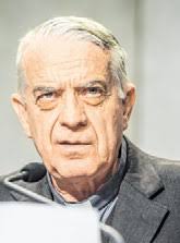 Mit Wackelpapst und festem Glauben