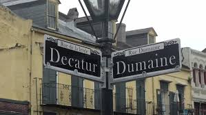 Sfoglia 236 new orleans street signs fotografie stock e immagini disponibili, o avvia una nuova ricerca per scoprire altre fotografie stock e immagini. Street Signs Decatur Street And Stock Footage Video 100 Royalty Free 16590697 Shutterstock