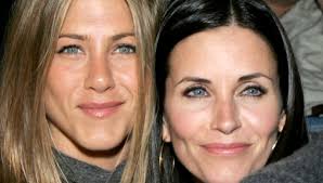 Sembra, infatti, che dalle recenti indiscrezioni recuperate dal tabloid closet, jennifer aniston e david schwimmer si siano fidanzati. Jennifer Aniston Damigella D Onore Del Doppio Matrimonio Di Courtney Cox