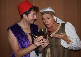 … boten unterhaltsamen das märchen von aladin und seiner wunderlampe hat alles, was ein richtiges märchen braucht: Aladin Und Die Wunderlampe Als Theaterstuck Regionalheute De