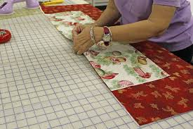 31 Days Of Holiday Gifts Day 23 20 Minute Table Runner Tutorial Table Runner Tutorial Crochet Table Runner 10 Minute Table Runner