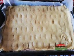 Retetele mele cu mere le puteti rasfoi aici. Prajitura Frageda Cu Mere