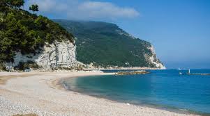Goditi la meravigliosa vista del litorale di numana dai balconcini del nostro hotel, esci dal tuo appartamento in residence e trovati. Soggiorno In Appartamenti Privati Sulla Riviera Del Conero Parti Subito Per La Tua Vacanza Nelle Marche