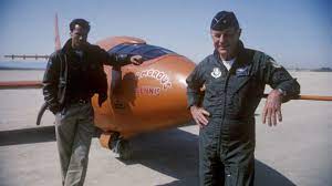 Yeager retired from the air force with the rank of brigadier general in 1975. Airbus Wirbt Mit Fliegerlegende Und Wird Von Chuck Yeager Verklagt Stern De